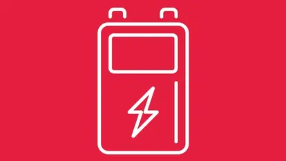 SWG-Symbol-E-Boc Ein Symbol einer Batterie mit einem Blitz in der Mitte, dargestellt in weiß auf einem roten Hintergrund.