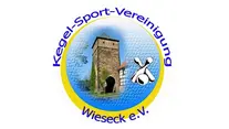 Logo der Kegel-Sport-Vereinigung Wieseck e.V.: Ein kreisförmiges Design mit einer Windmühle und Kegeln auf blauem Hintergrund.