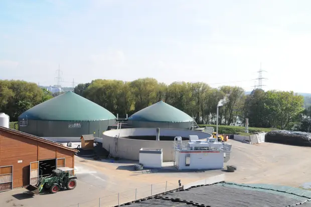 Biogasanlage Heuchelheim von außen.